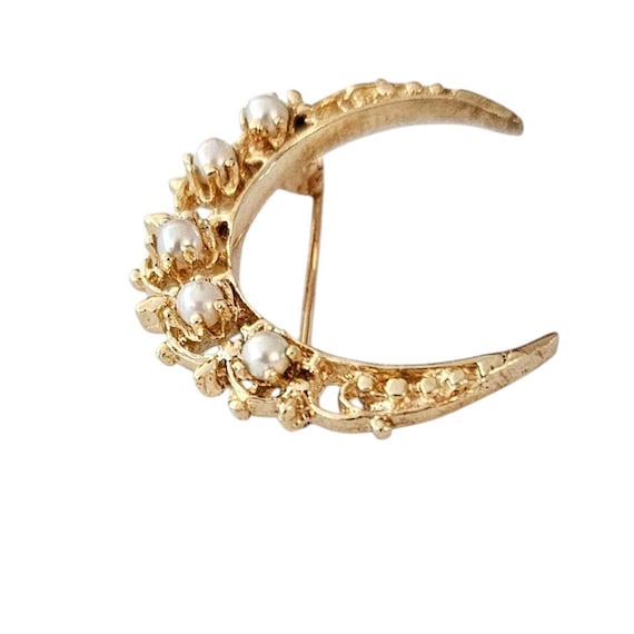 14K Yellow Gold Pearl Crescent Moon Brooch L977