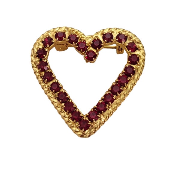 Gold Tone Red Prong Set Rhinestone Vintage Open Heart Brooch Pin E278
