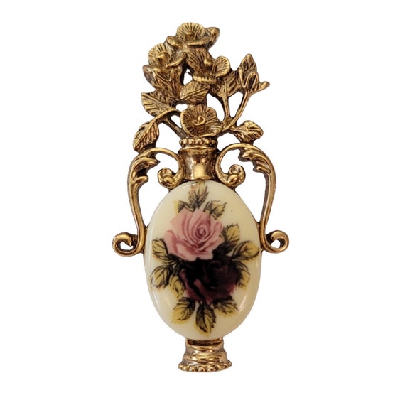 1928 Brand Gold Tone Flower Vase With Bouquet Brooch Pin E508