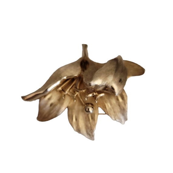 Avon Vintage Gold Tone Floral Leaf Pin, Numbered and Signed