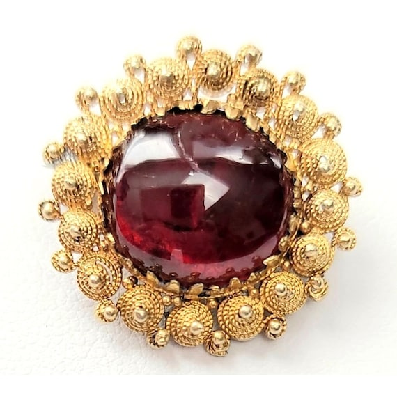 18k Yellow Gold Round Etruscan Garnet C Clasp Pin