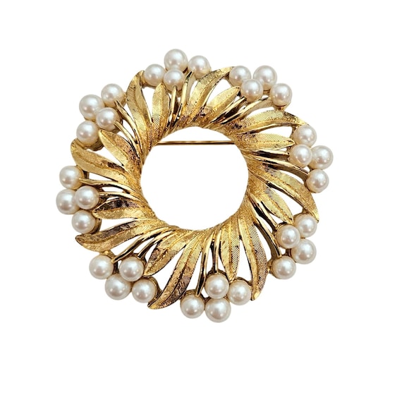 Monet Vintage Faux Pearl Leafy Plume Round Brooch Open Pin Signed, J352