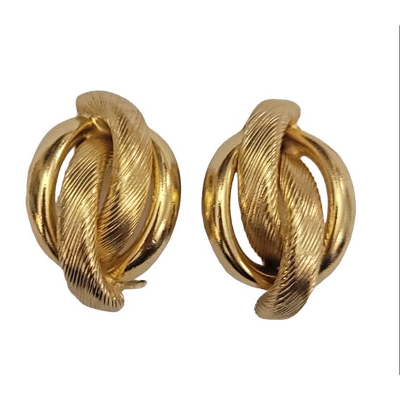 Grosse 1959 Smooth, Textured Gold Tone Knot Clip-On Earrings, Signed K194