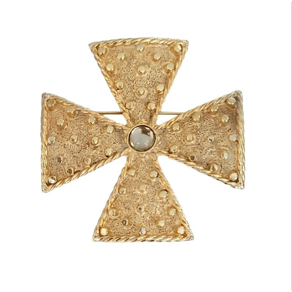 Carolee 1970s Gold Tone Clear Cab Rhinestone Maltese Cross Brooch, Signed K39