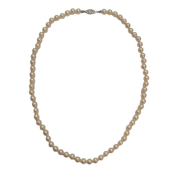 14K White Gold Pretty Clasp, Glass Knotted Pearl Strand Necklace 18" Long, E924