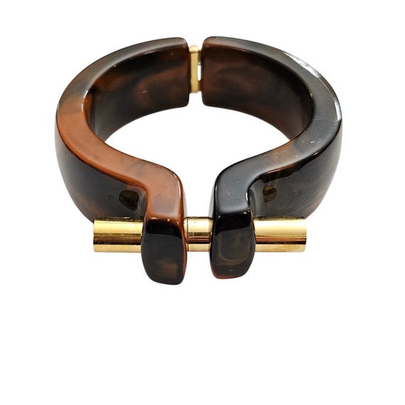 Trifari Marbled Black Brown Lucite Clamper Hinged Gold Tone Bangle Signed C973