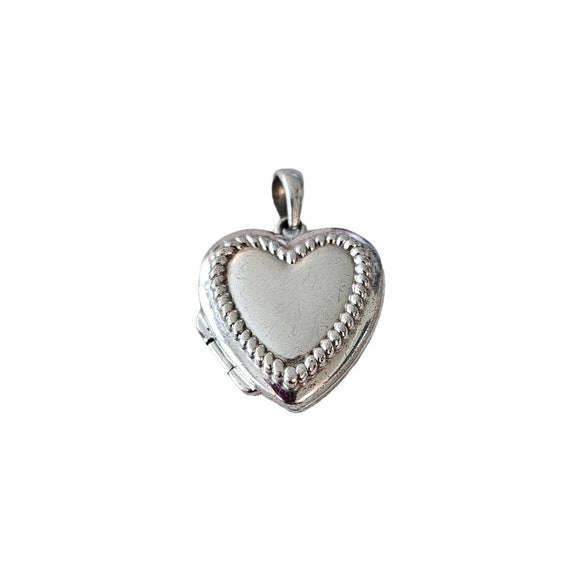 Sterling Silver Heart Locket Pendant L73