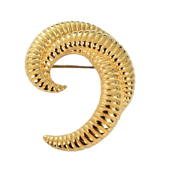 Monet Vintage Gold Tone Ribbed Horn Style Brooch Pin, Signed L105