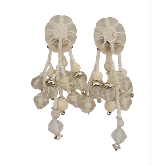 Clear Lucite Plastic White Glass Bead Dangle Clip-On Earrings K661