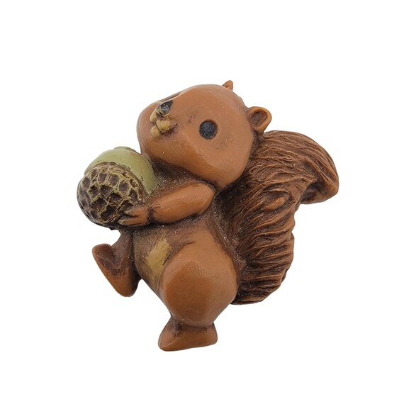 Hallmark Card Inc. Vintage Brown Squirrel Carrying Acorn Nut Pin Thanksgiving Brooch