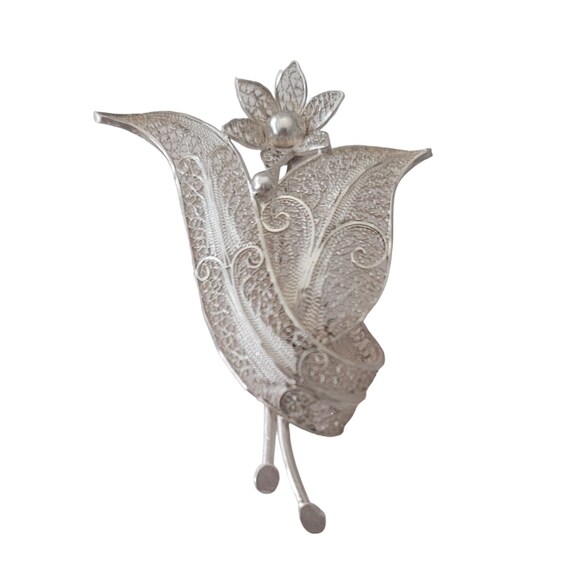 800 Spun Silver Filigree Flower Leaf Brooch Pin E630