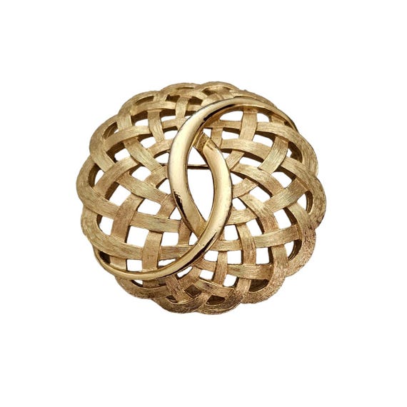 Trifari Gold Tone Lattice Weave Round Ruffle Brooch, Signed L412