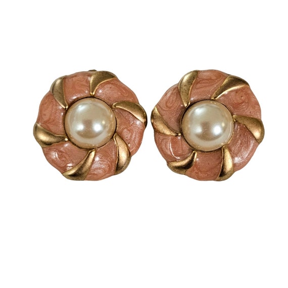 Gold Tone Pink Pearly Enamel Faux Pearl Flower Clip On Earrings L219