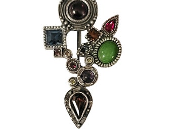 アクセサリー S'YTE BRASS MULTI-BUTTON BROOCH S'YTE BRASS MULTI-BUTTON BROOCH - メルカリ