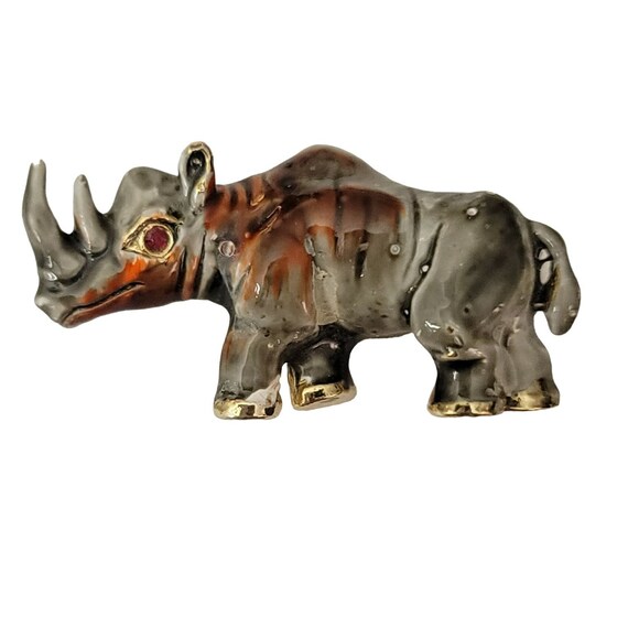 Rhino, Gold Tone Rhinoceros Red Rhinestone Brooch Pin, M89