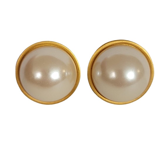 Carolee Matte Gold Tone Round White Faux Pearl Button Clip-On Earrings, Signed E65