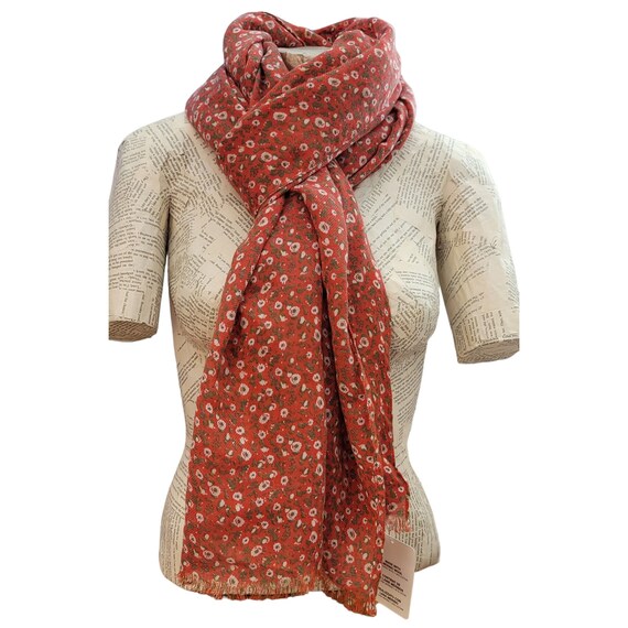 GAP Christmas Tomato Red Green Wool, Cotton Floral Print, NWT Scarf K692