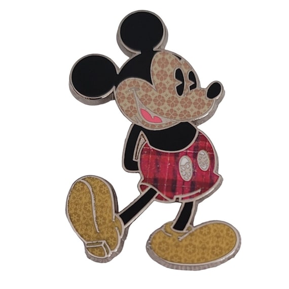 Disney Parked Collection Mickey Mouse Hands Behind Back Trading Pin K813
