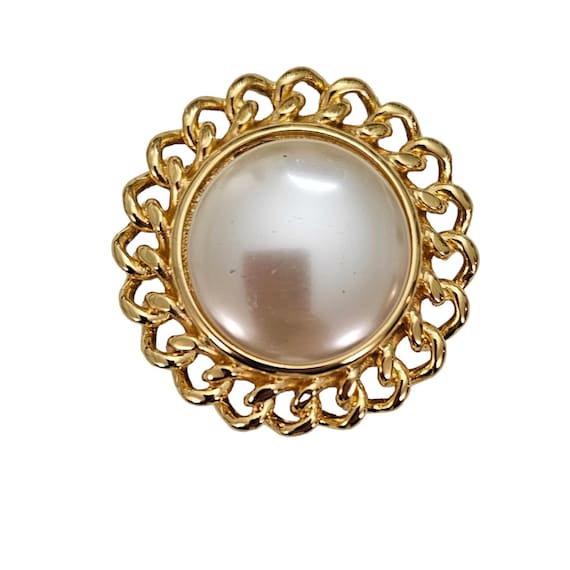 KJL Kenneth Jay Lane Gold Tone Faux Pearl Chain Border Round Brooch Enhancer Pendant, Signed L399