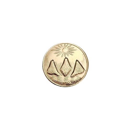 9K Yellow Gold Sun Over Three Volcanoes Round Pin, L436