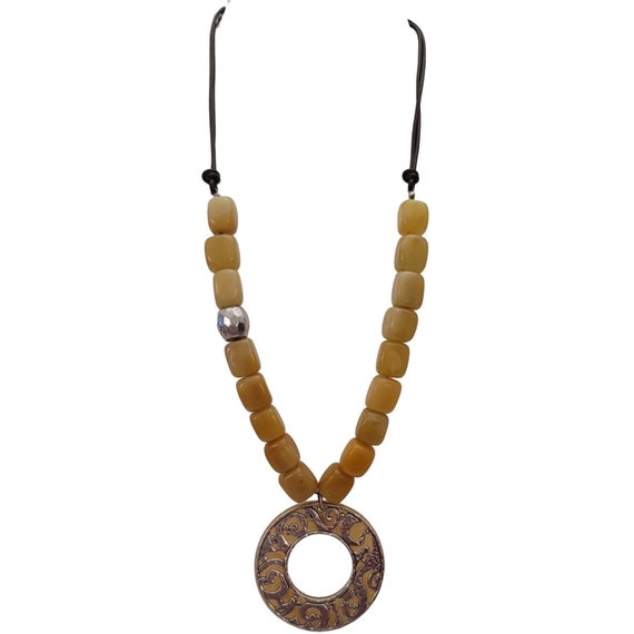 Silpada Yellow Stone Leather Cord Sterling Hammered Medallion Pendant Necklace E849