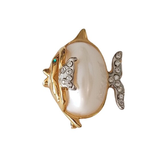 Gold Tone Faux Blister Pearl High Dome Clear Rhinestone Fish Brooch Pin E132