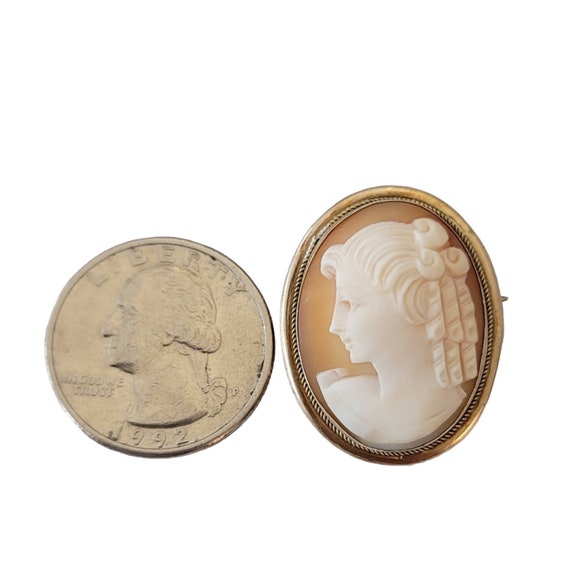 800 シルバー、ヴェルメイユ 女性の横顔 左向き 彫刻 カメオ ブローチ