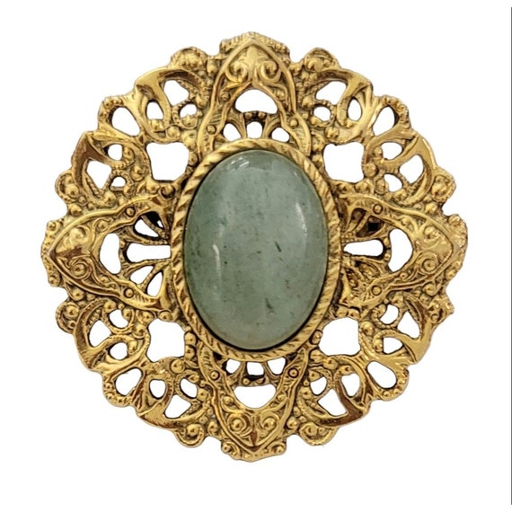 1928 Brand Gold Tone Scalloped Maltese Cross Design Round Aventurine Brooch Pin K646