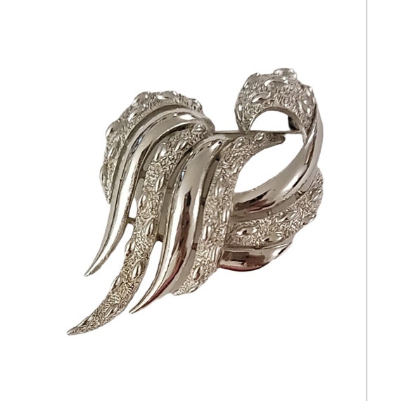 Trifari Silver Tone Textured Ribbon Bird Wing Brooch Pin, Signed K542