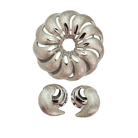 Trifari Crown Over T Silver Tone Pinwheel Brooch Matching Clip On Earrings, Signed L311