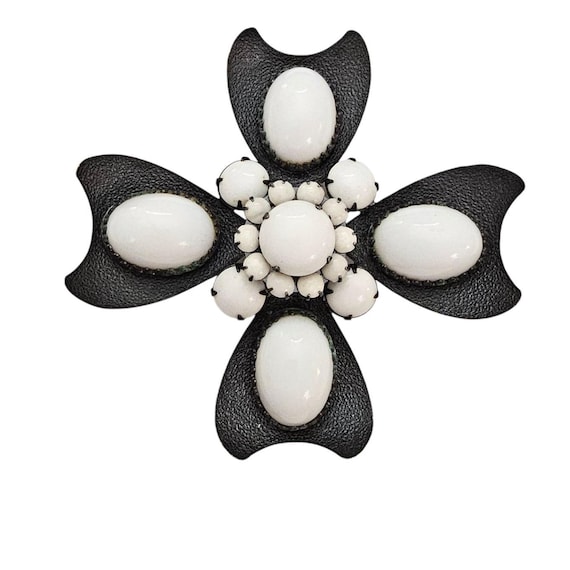 Jeanne Silver Tone White Milk Glass Cabochon Maltese Cross Brooch Signed, L982