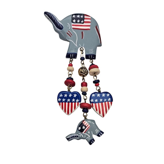 Elephant Wood Charm Patriotic Brooch USA Flag Heart Charm Pin J898