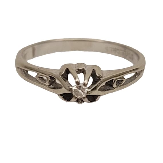 STYLECRES 10k White Gold Diamond Chip Ring, Signed