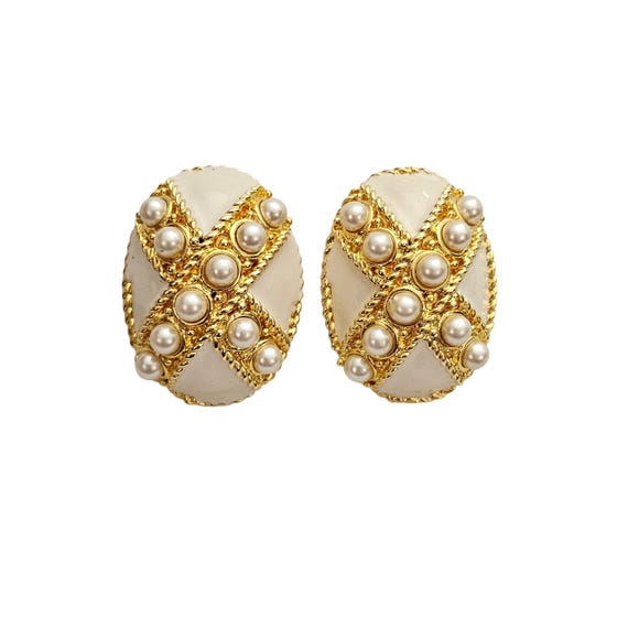 Faux Pearl X O Oval Clip On Cream Enamel Earrings J411