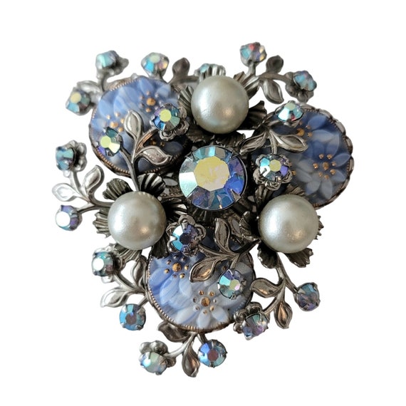 Judy Lee Silver Tone Blue White Molded Flower Art Glass Faux Pearl Cluster Brooch E217, Unsigned