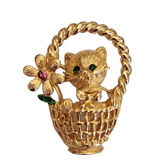 Trifari TM Gold Tone Cat On Basket Trembler Brooch Pin, Signed K547