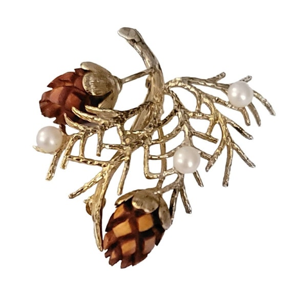 Wells Sterling, Gold Tone Branch, Pine Cone, Genuine Pearl Brooch, Signed M867
