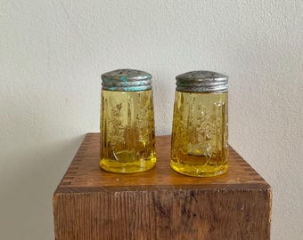 Sharon Cabbage Rose Salt & Pepper Federal Glass