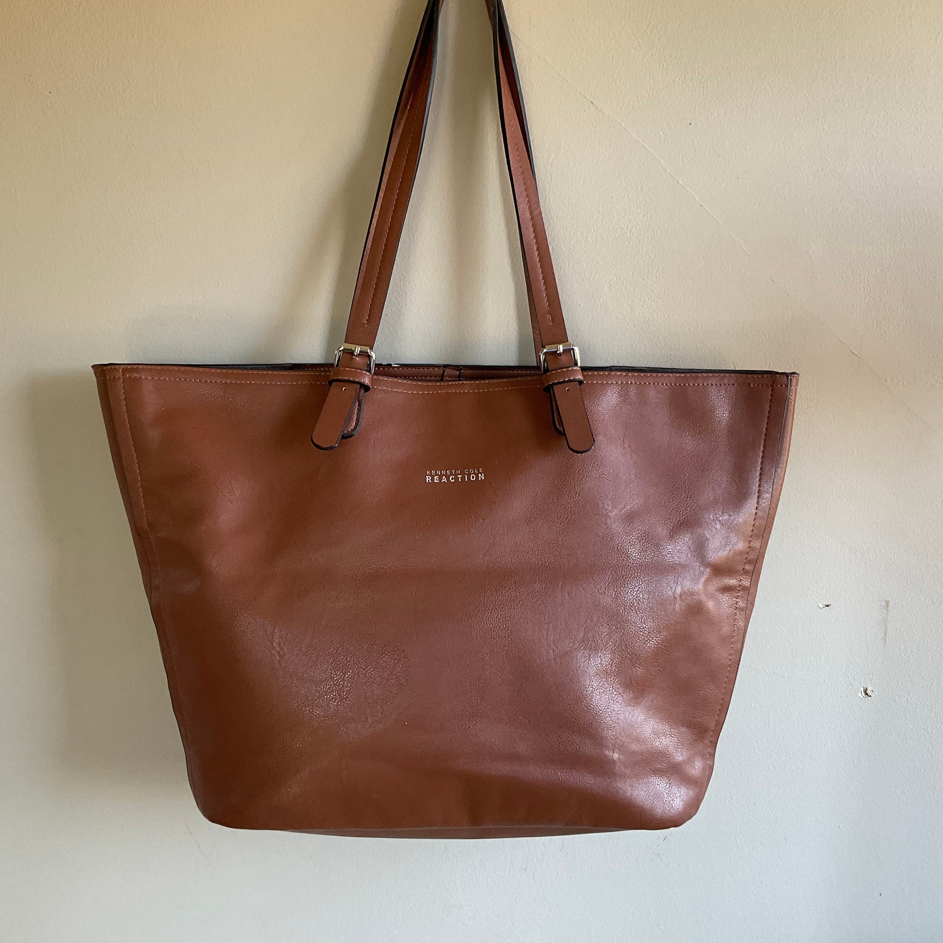 Kenneth cole out of the bag hotsell