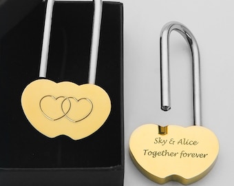 Candado personalizado grabado con forma de corazones dobles, ideal como regalo de boda, aniversario o San Valentín. Incluye caja de regalo.
