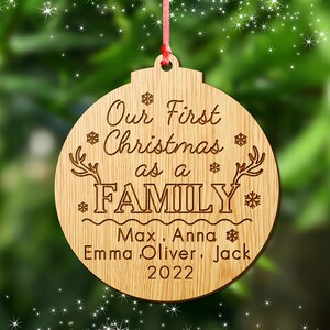 Personalised Christmas Ornaments Xmas Tree Bauble Wooden Xmas Family Tree Ornament/Decoration Engraved Xmas Gift For Family For Couple Round