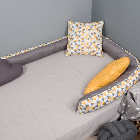 snake bumper pillow