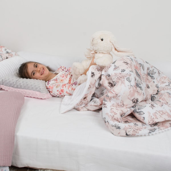 Pivoines Bébé minky couette n’importe quelle taille, roses Couverture enfant en bas âge Réversible peluche Coverlet enfant Rembourré Quilt fille Housse de couette Cot throw coureur