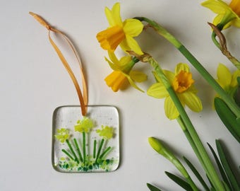 fused glass daffodil light catcher, Easter decoration, spring flower, twig tree decoration, stained glass art, spring flowers