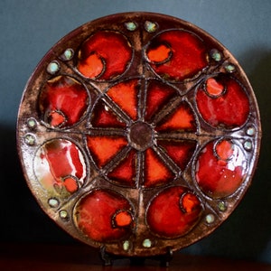 50s 60s 70s Wall Plate in Fat Lava Design Rose Hips Yellow