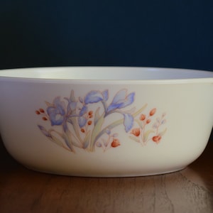 Pyrex casserole dish &quot;Blue Iris&quot; / Blue Iris, Pyrex Casserole, Retro Kitchen, Made in England