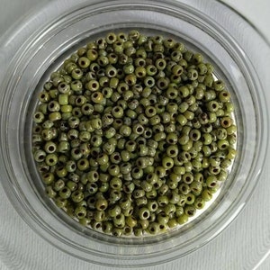 Miyuki Seed Beads - 8/0 3 mm - opaque Picasso Chartreuse Green