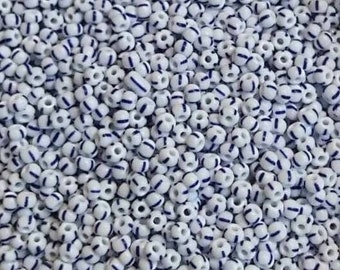 Preciosa Rocailles - Seedbeads - Glasperlen - 12/0  2mm - weiß mit blauen Streifen