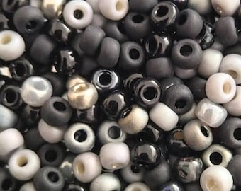 Miyuki seed beads - glass beads mix - 6/0 4 mm - black/gray