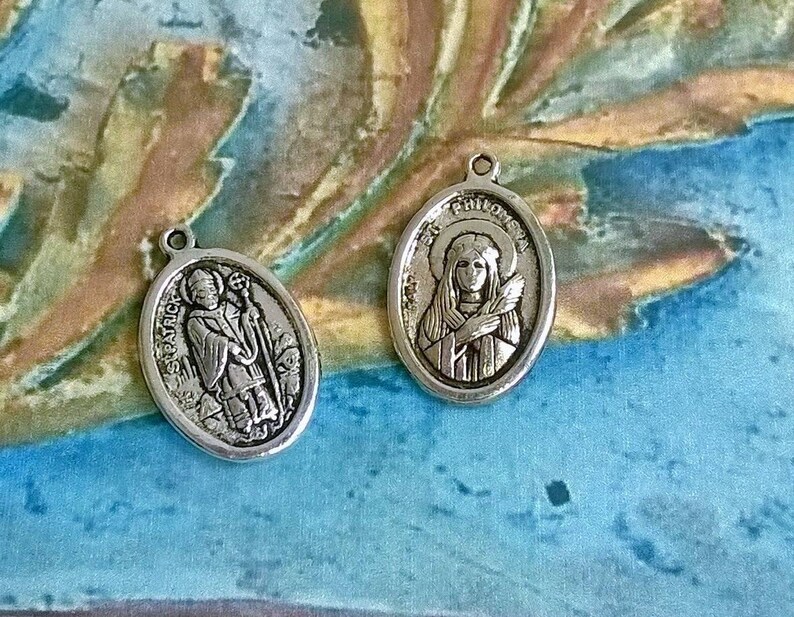 2 pendant patron saints 26 x 16 mm silver-coloured metal pendant